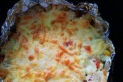 如何制作美味的以什锦芝士焗饭（丰富多彩的家庭晚餐）