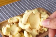 DIY星星树饼干——点亮圣诞夜的独特食品（用独特做法打造口感与外观俱佳的圣诞美味）