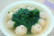 以鱼丸浸豆苗，轻松做出美味养眼的菜肴（健康、美味、简单，让你爱上做菜）