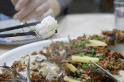 清蒸江团，简单健康的美食享受（传统美食之选，清淡鲜美的口感）