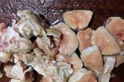 美味小排猪舌汤的制作方法（享受富有层次感的口感，轻松搞定高汤！）