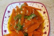 蒜香胡萝卜丝的做法（打造清爽美味的蔬菜小食）