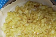 以玉米油版苹果派为你的家庭美食加分（健康低脂的美味，让你随时随地都能尝到家的味道）
