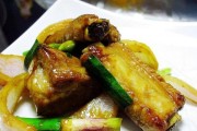 洋葱鲜菇烧排骨，口感鲜美。（古法烹制，营养丰富。）