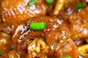 美味佳肴，板栗香菇烧鸡（享受美食，不必出门/鸡肉美味，口感丰富）