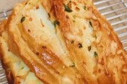 清新果香，健康营养——水果奶酪面包的制作方法（以多种水果为主，低糖低脂的面包做法分享）