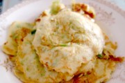 教你做美味的以西葫芦软饼（以西葫芦为原料，轻松做出软糯可口的美食）