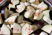 美食分享（清新可口的夏日凉菜，轻松做出好滋味）