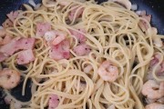 美食之旅——洋葱酱炒意粉（让你的味蕾一饱口福）