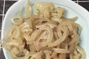 孜然香辣猪皮的制作方法（美味佳肴，不容错过！）