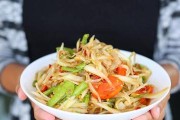 暑假食谱（清爽口感引领暑假饮食新潮流，尝试轻盈低脂的味蕾冒险）