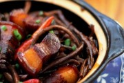 茶树菇闷鸡肉的做法（一道营养美味的家常菜）
