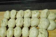 如何制作美味双层双馅包子（传统包子的新变革）