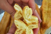 自制美味炸油条的做法（让你轻松在家享受道地美食）