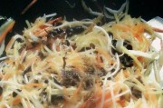 色彩缤纷的香炒五彩颗粒（健康美味的蔬菜炒饭）