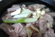 扁豆炖排骨，营养又美味（教你制作最健康的扁豆炖排骨）