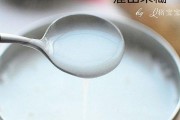 宝宝小熊米糊的做法（让营养与美味并存的宝宝辅食）