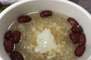 滋补佳品，银耳雪梨盅的制作与食用方法（营养丰富，味道鲜美的银耳雪梨盅如何自制？）