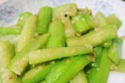 杏鲍菇丝瓜炒菜的做法（简单易学，健康营养，让你口感一流）