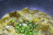 蒜蓉蒸黄骨鱼的做法（美味健康的家常菜，新手也能轻松做到）