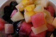 做一碗清凉解暑的以西瓜冰粥（清凉美味的夏日甜品，快来试试吧！）