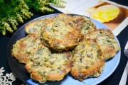 用野菜制作美味煎饼（以绿色无公害的自然食材为主）